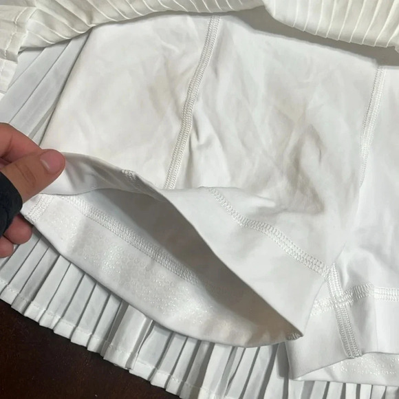 Lululemon Varsity HR pleated tennis skirt - Picture 6 of 7